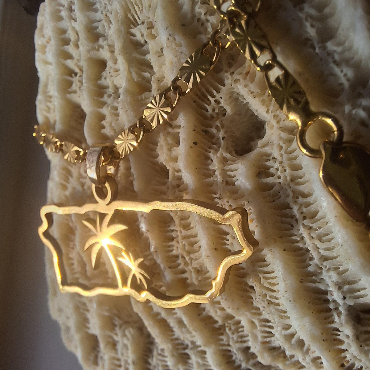 Puerto Rico necklace : handmade gold palm tree unisex chain